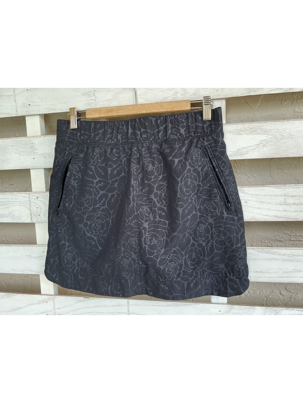 Orvis Women's Embossed Lined Pull-On Stretch Tennis Travel Pocket Skort Black S.